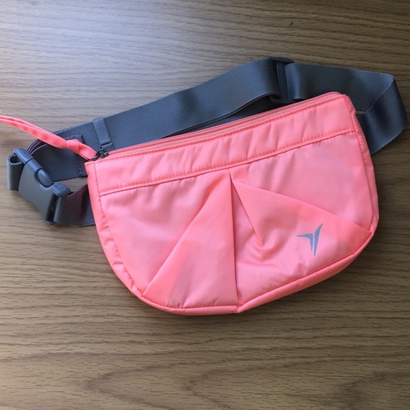 fanny pack old navy